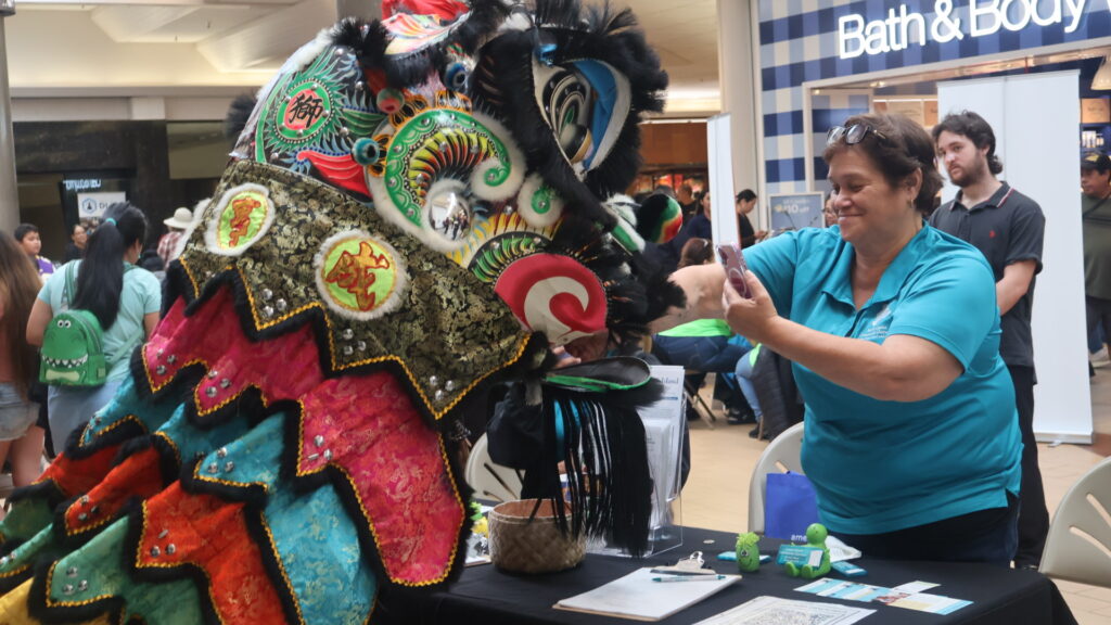 Chinese New Year Prince Kuhio Plaza Lion Dance Hawaii